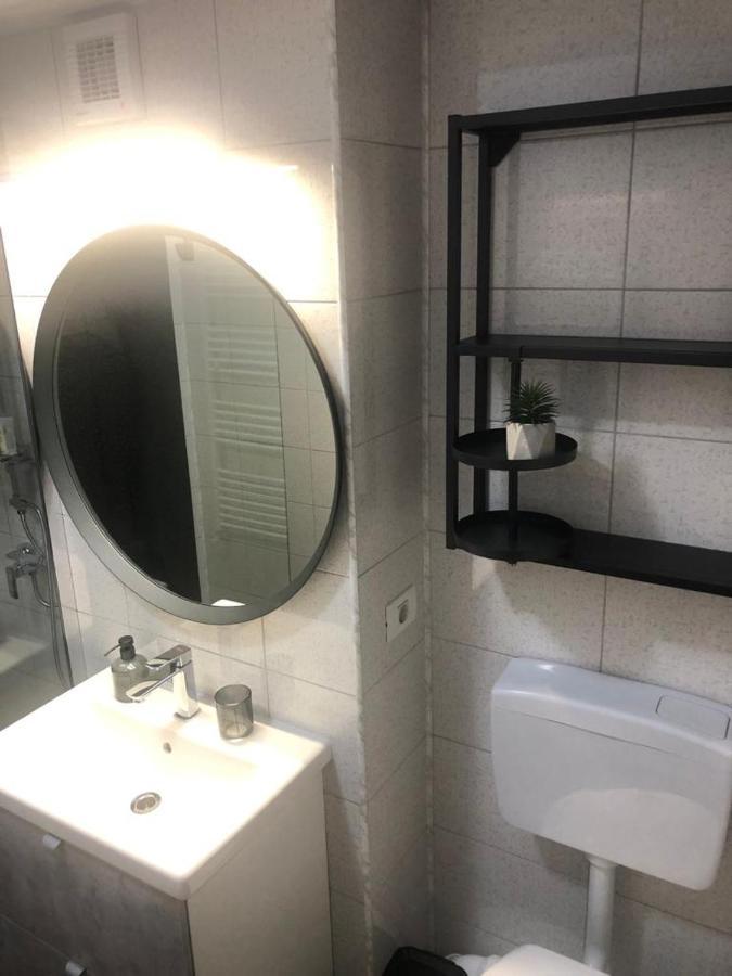 Oancea Butoaie - Decomandat Cu 2 Dormitoare Apartament *
