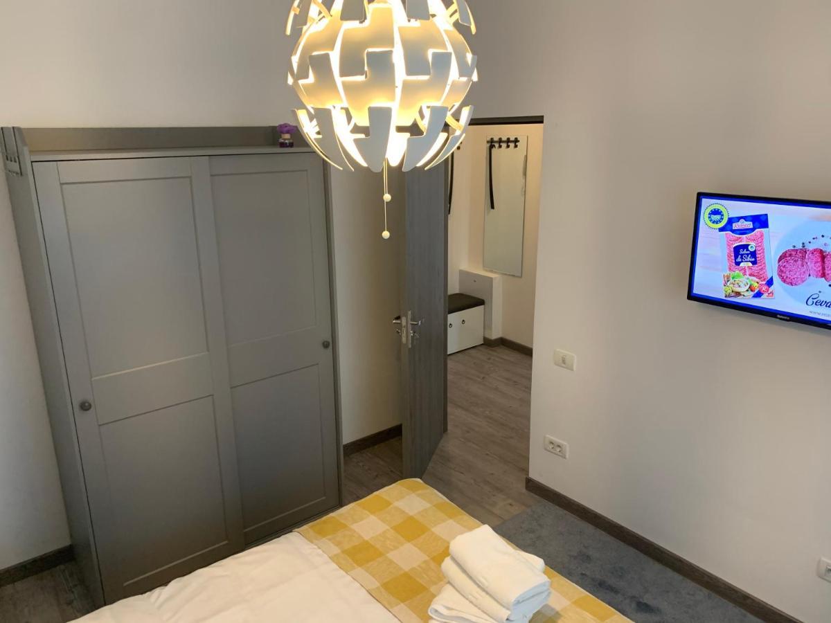 Oancea Butoaie - Decomandat Cu 2 Dormitoare Apartament *